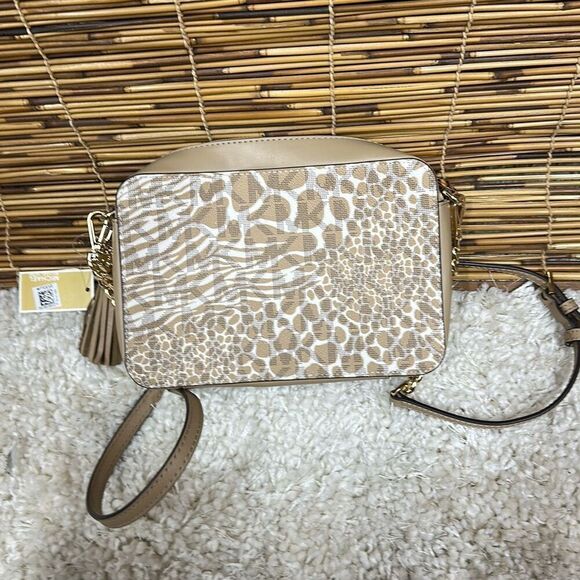 Michael Michael Kors Signature Jet Set Camera Crossbody Bag - Camel Multi‎